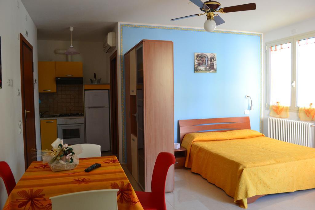 Residence Blu Marine Rimini Cameră foto